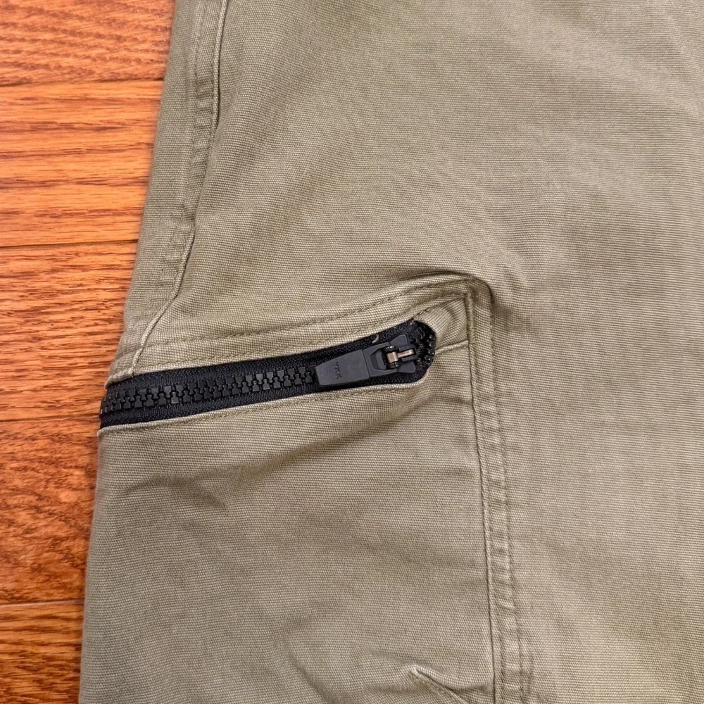 Duluth Trading Co Flex Fire Hose Cargo Shorts Mens 40 Standard Fit Green Utility